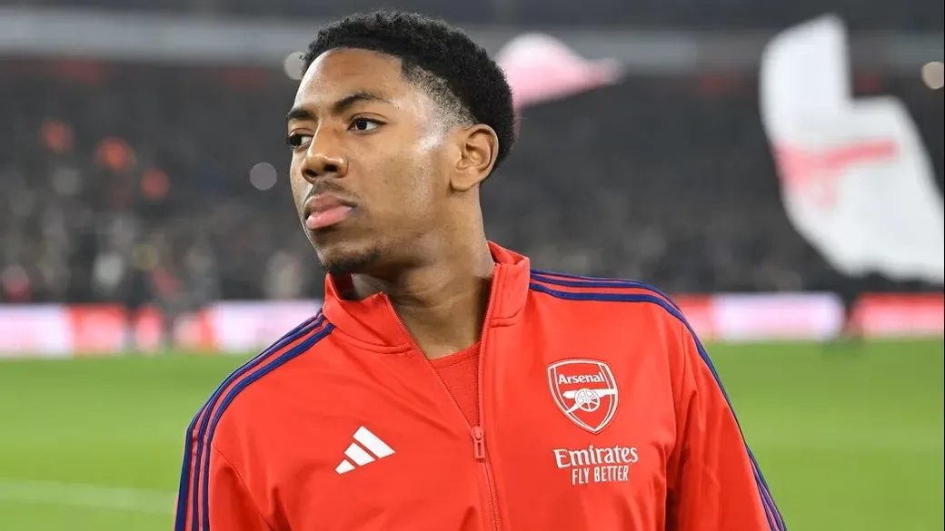 A 19 éves Lewis-Skelly felnőtt a feladathoz (Forrás: arsenal.com)