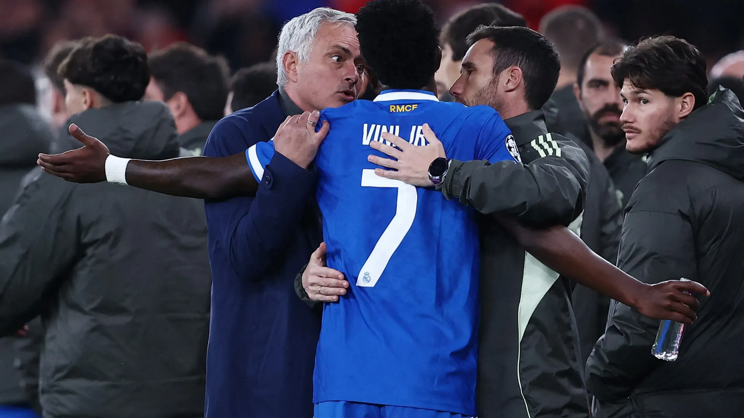 Mourinho a pályán is elmondta a véleményét Vinícius Júniornak (Forrás: beinsports.com)