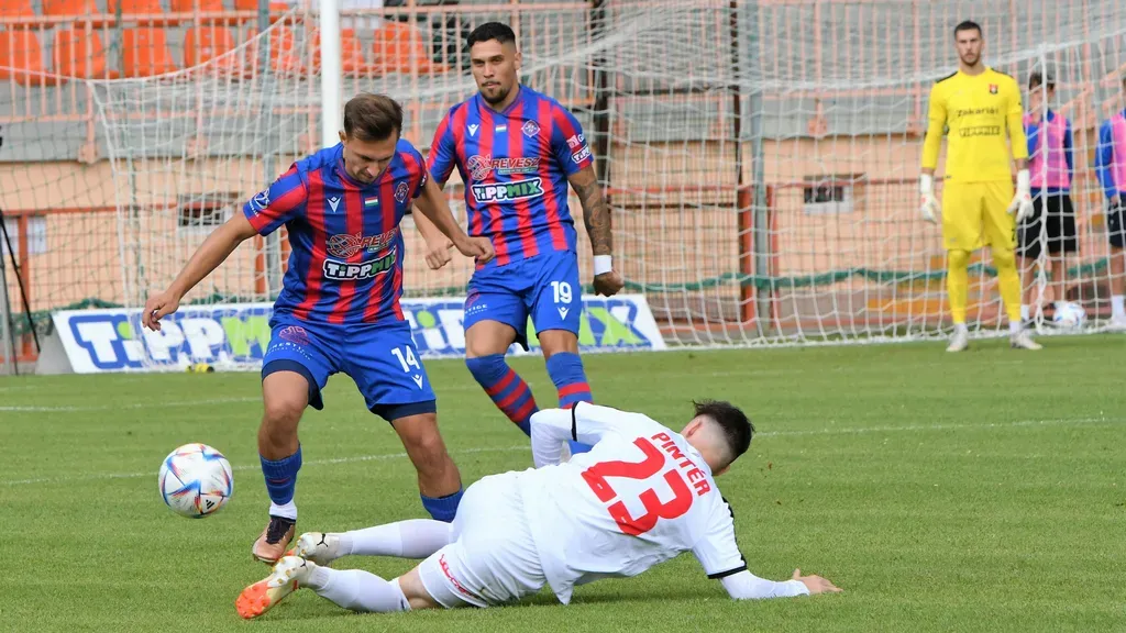 eva3783_20230903_221437.jpg 16:9