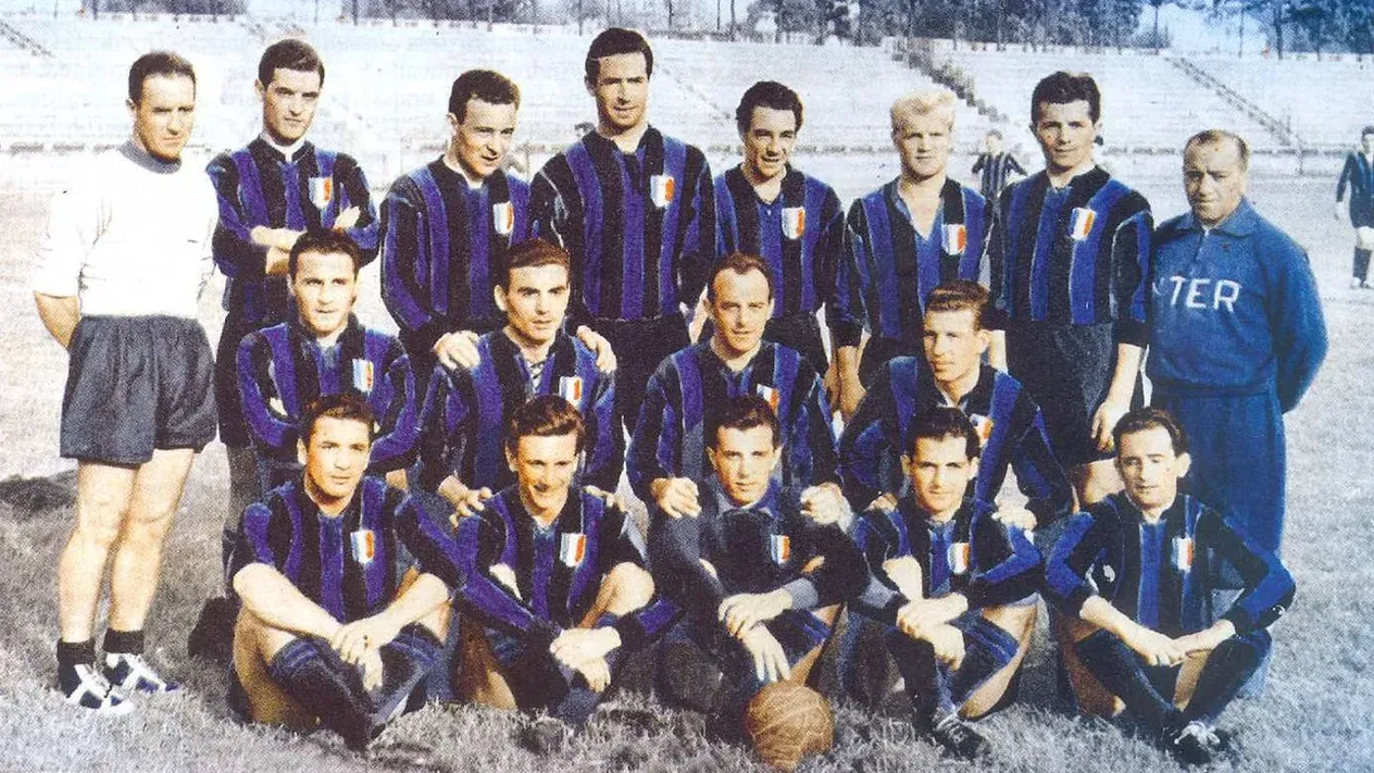 Football_Club_Internazionale_1952-53.jpg 16:9