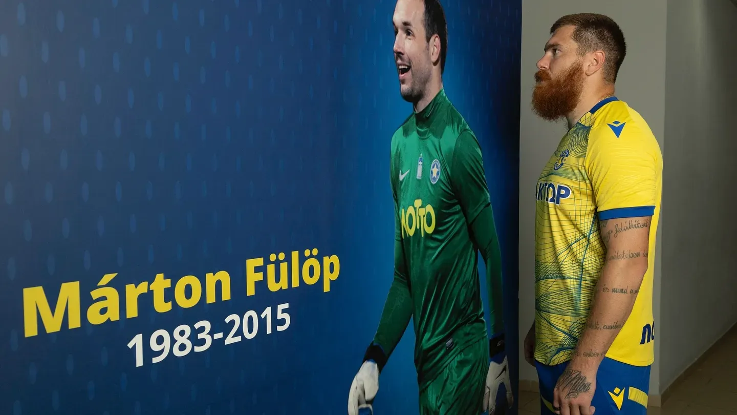 A csatár egyik első útja Fülöp Márton fotójához vezetett (Forrás: Aszterasz Tripolisz Facebook)