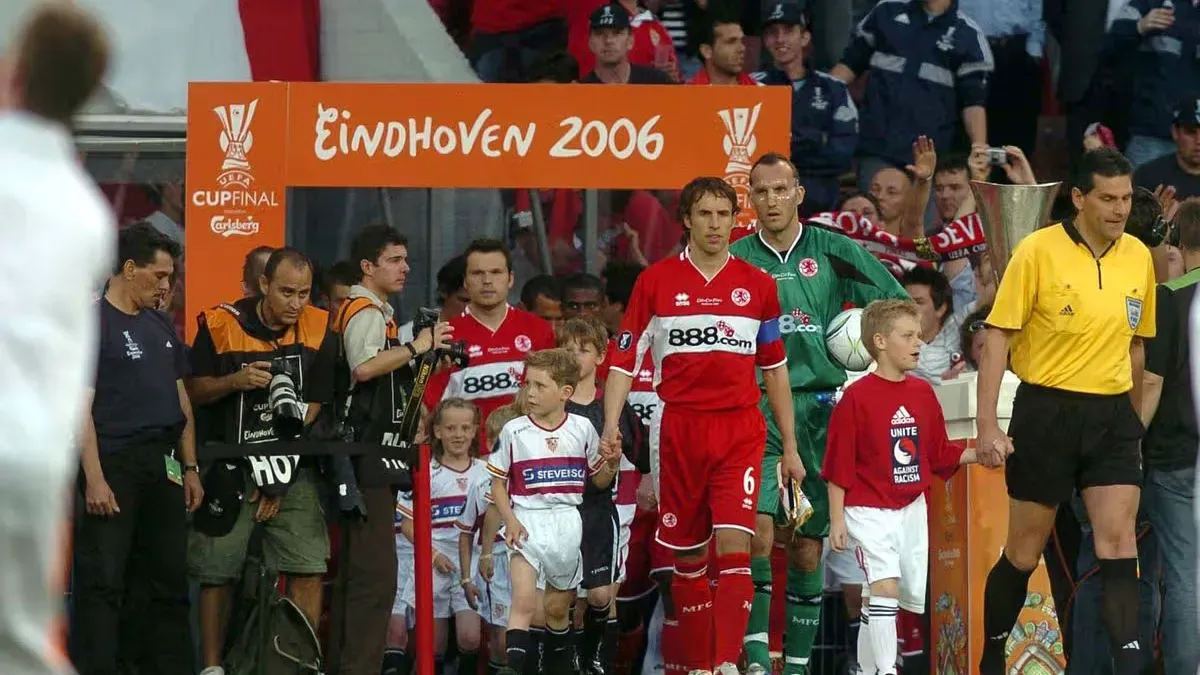 Gareth Southgate vezeti ki a csapatot az eindhoveni döntőre (Forrás: gazzettelive.co.uk)