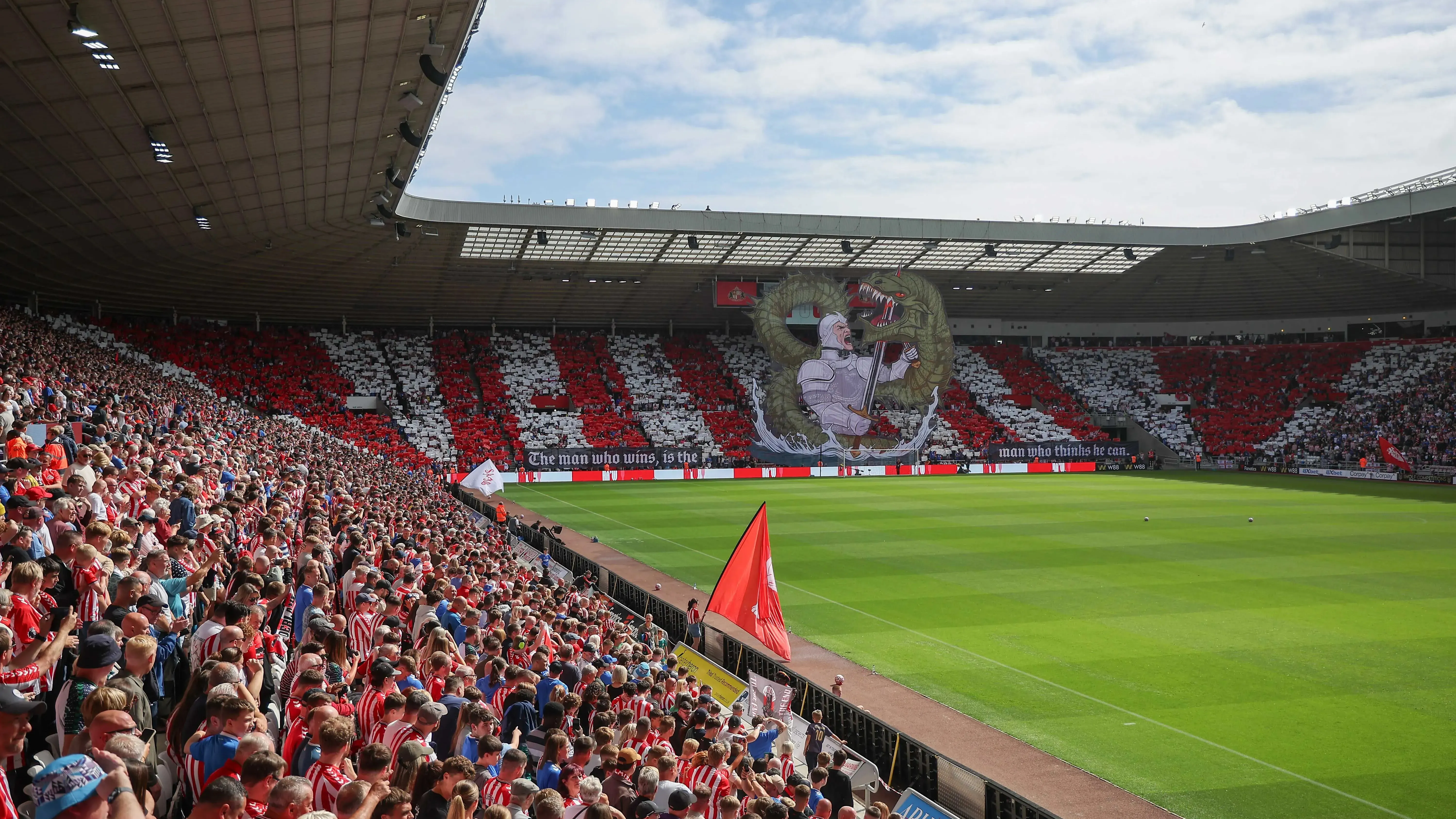 Így várta a Stadium of Light közönsége a szezonnyitó, West Ham United elleni mérkőzést (Fotó: Daniel Chesterton/Offside via Getty Images)