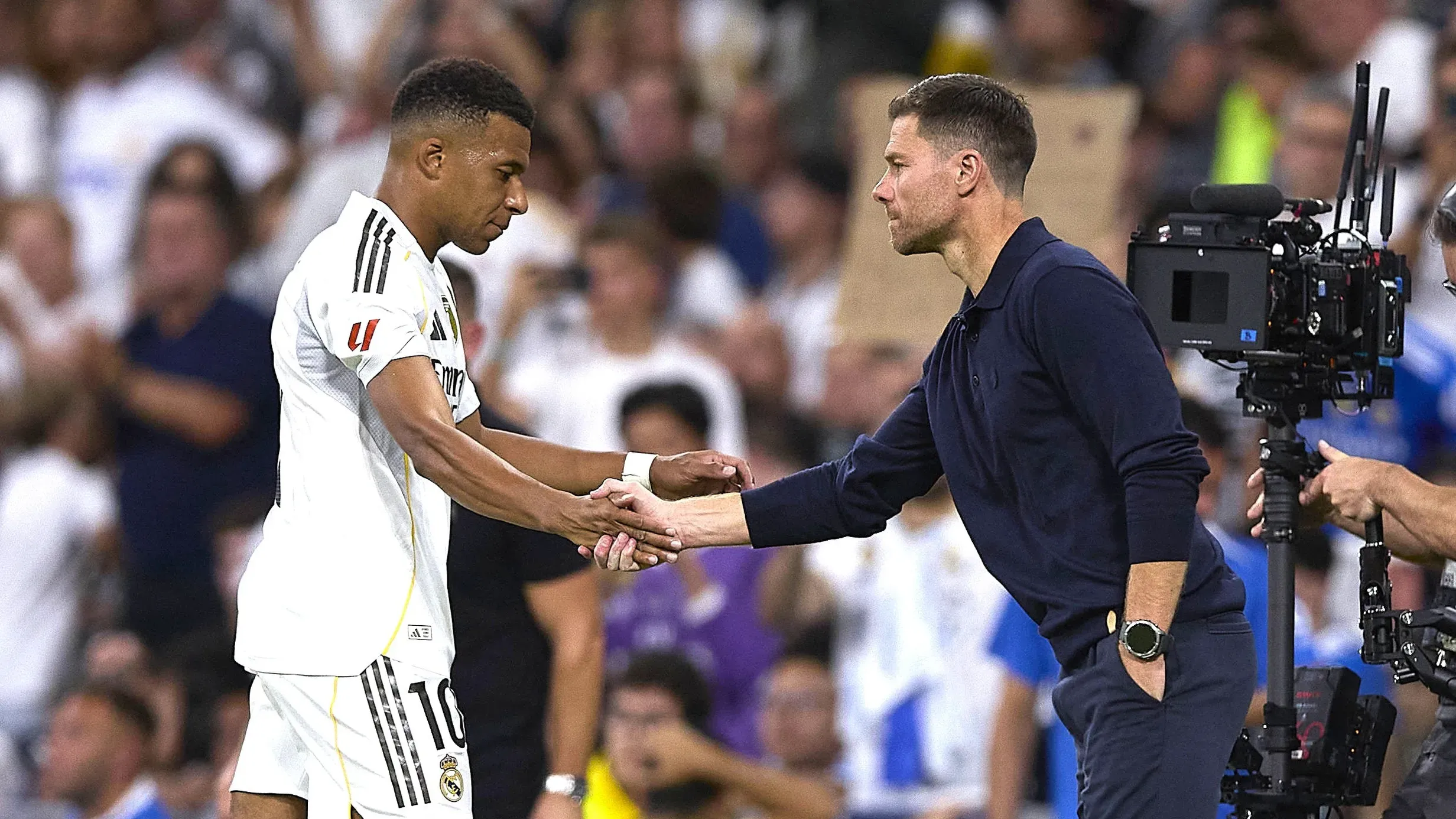 Mbappé és Xabi Alonso (fotó: Manu Reino DeFodi/IMAGO)