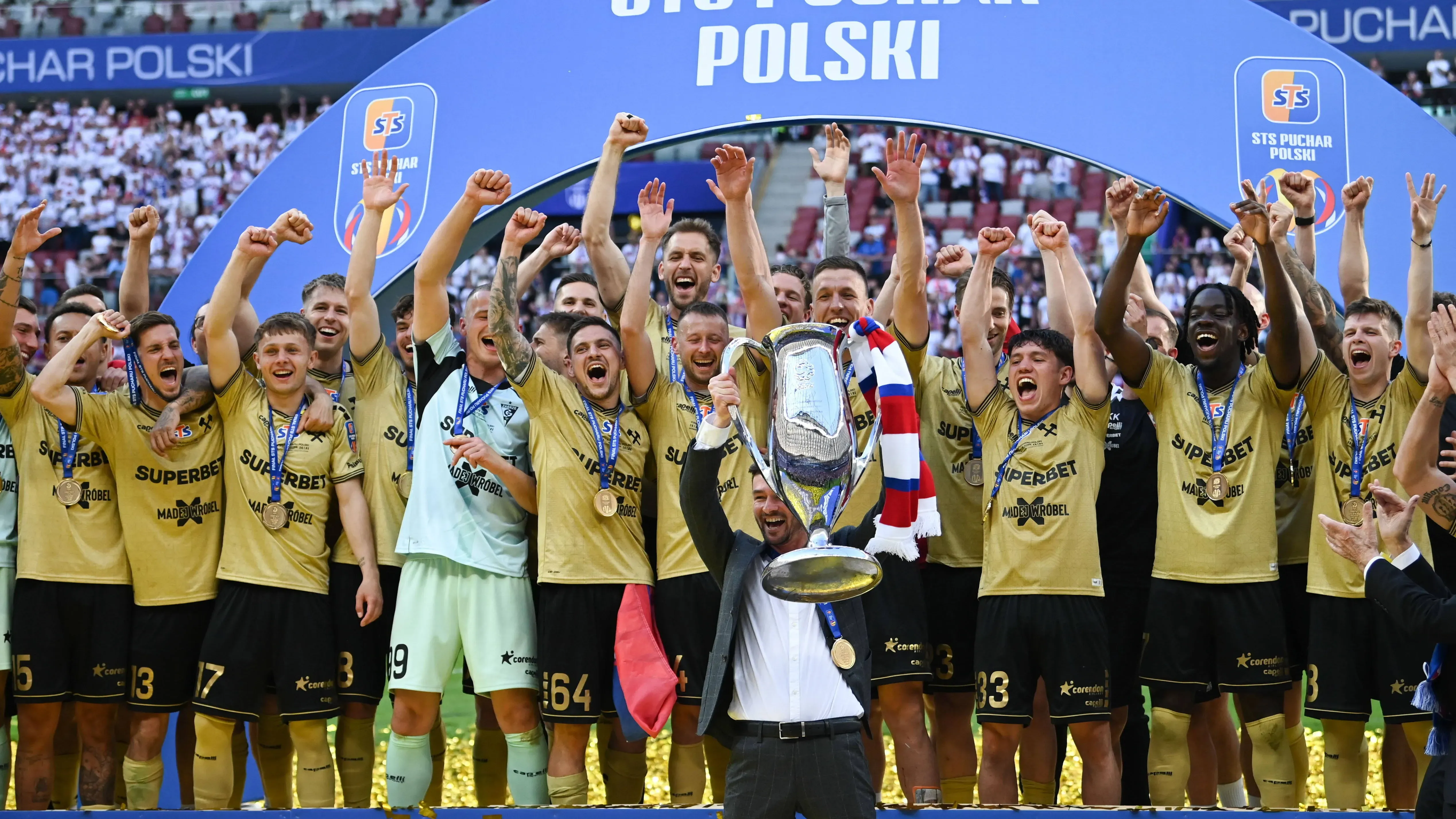 Első idényében kupagyőzelemre vezette a Górnik csapatát (Fotó: Imago /Wiktor Faryna-newspix.pl)
