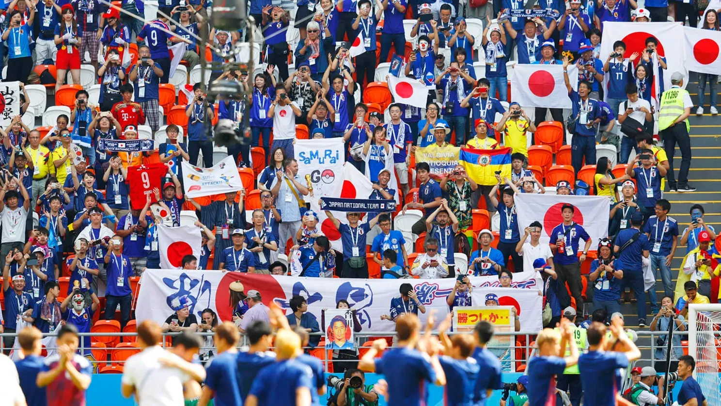 A japán szurkolók a világbajnokságokon is elnyerik mindenki szimpátiáját (Fotó: AP)