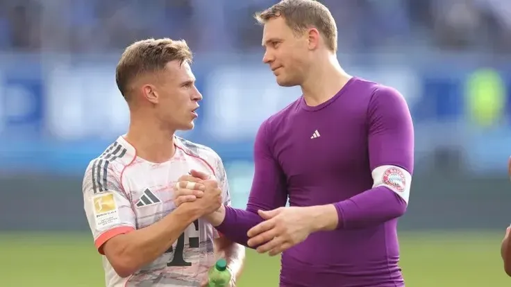 Joshua Kimmich a tizedik, Manuel Neuer a 13. bajnoki címét ünnepelte (Fotó: Jürgen Fromme/firo sportphoto/Getty Images)