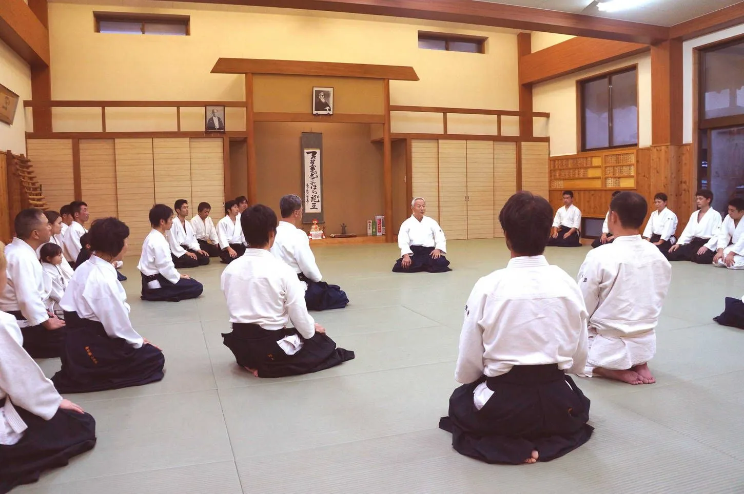 A hagyományos harcművészetben fontos szerepet játszanak a mesterek (Forrás: sheishiro.info)