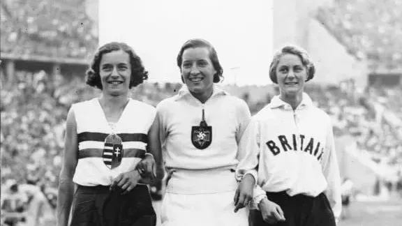 A három érmes: Csák Ibolya, Elfriede Kaun és Dorothy Odam (Forrás: Bundesarchiv)