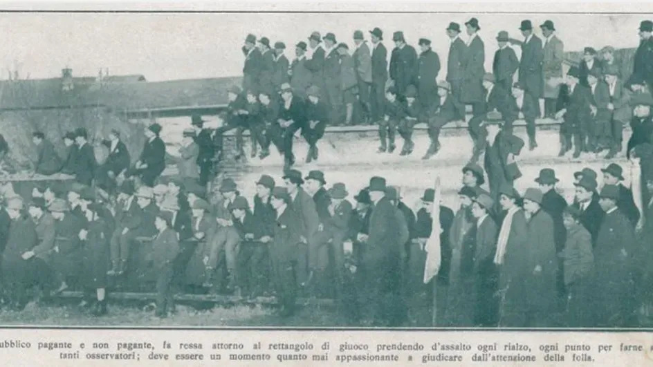 A Legnano lelátója az 1920-as években (Forrás: statistichelilla.it)