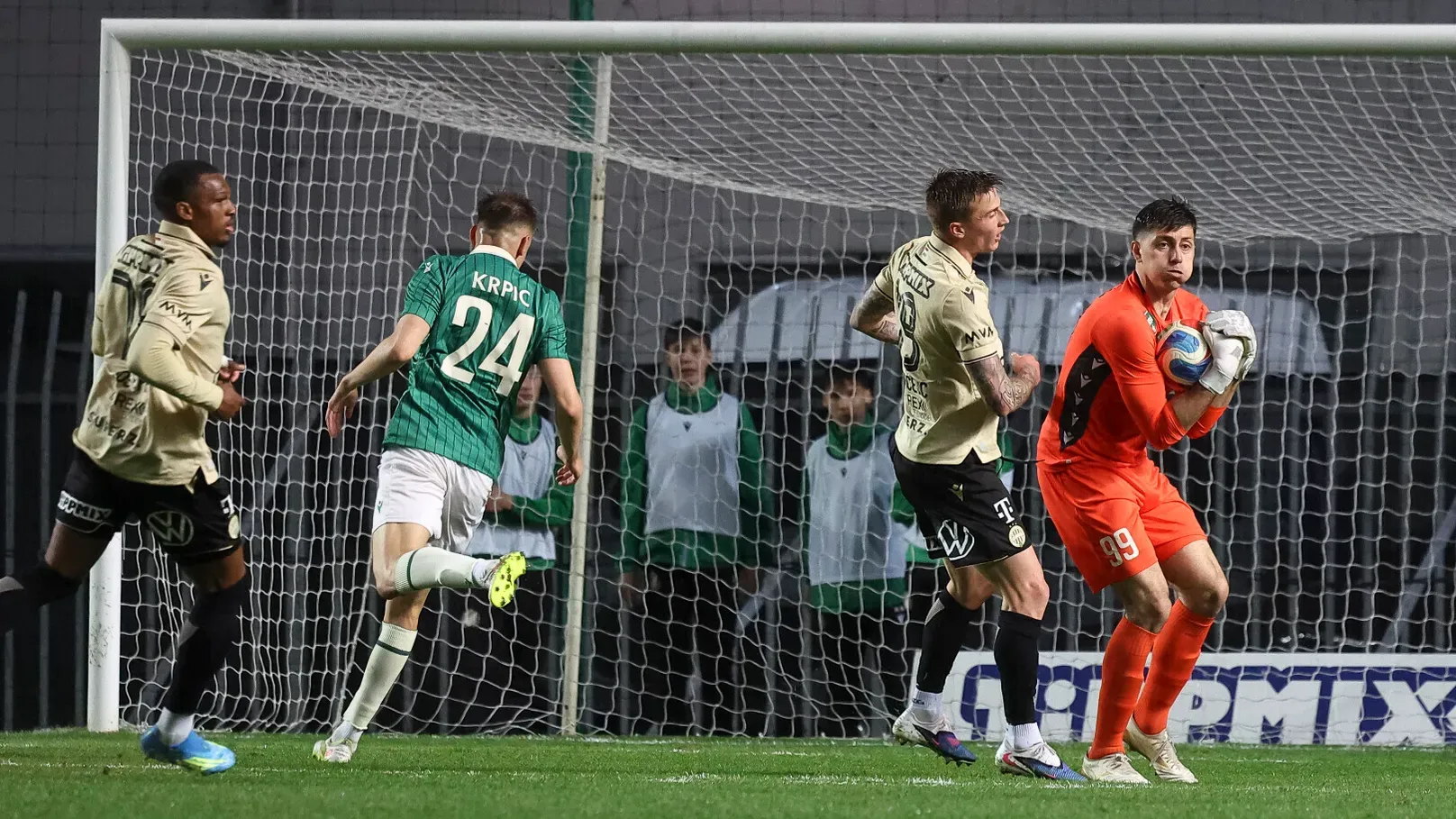 A mérkőzés legjobbja a hazaiak kapusa, Samuel Petrás volt (Forrás: mlsz.hu)