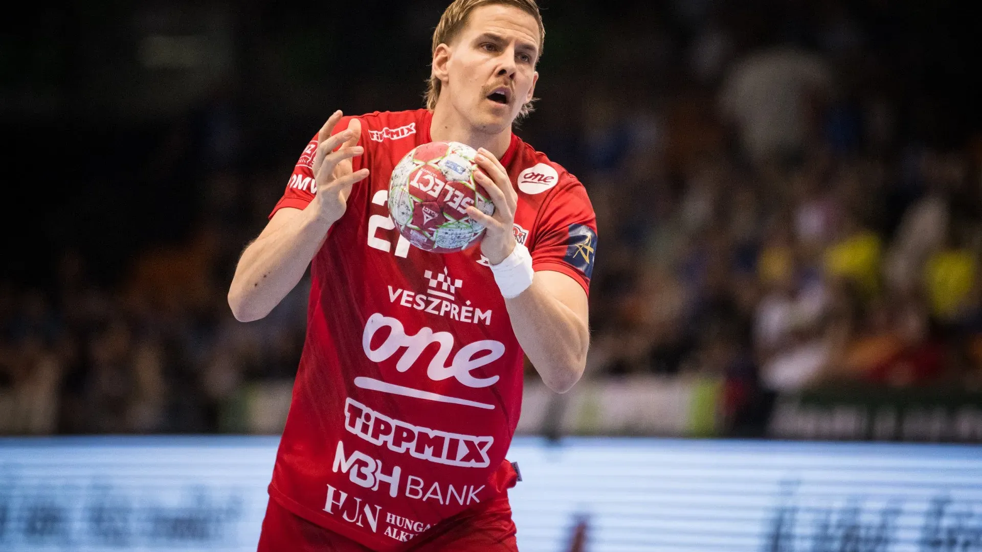 Bjarki Már Elíssont válaszottták a mérkőzés legjobbjának (Fotó: Peka Roland/handballveszprem.hu)