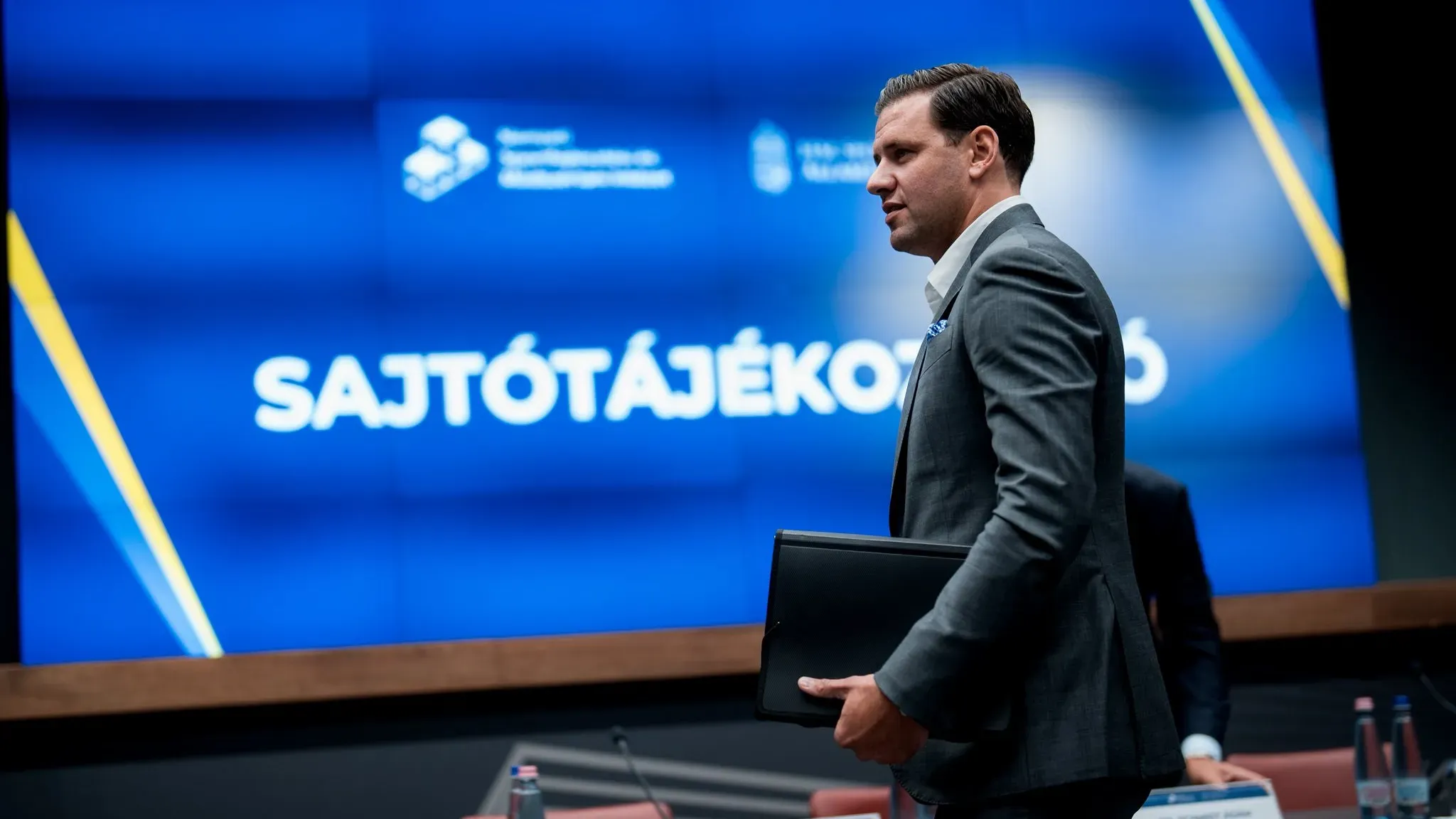 szalai ádám facebook.jpg 16:9