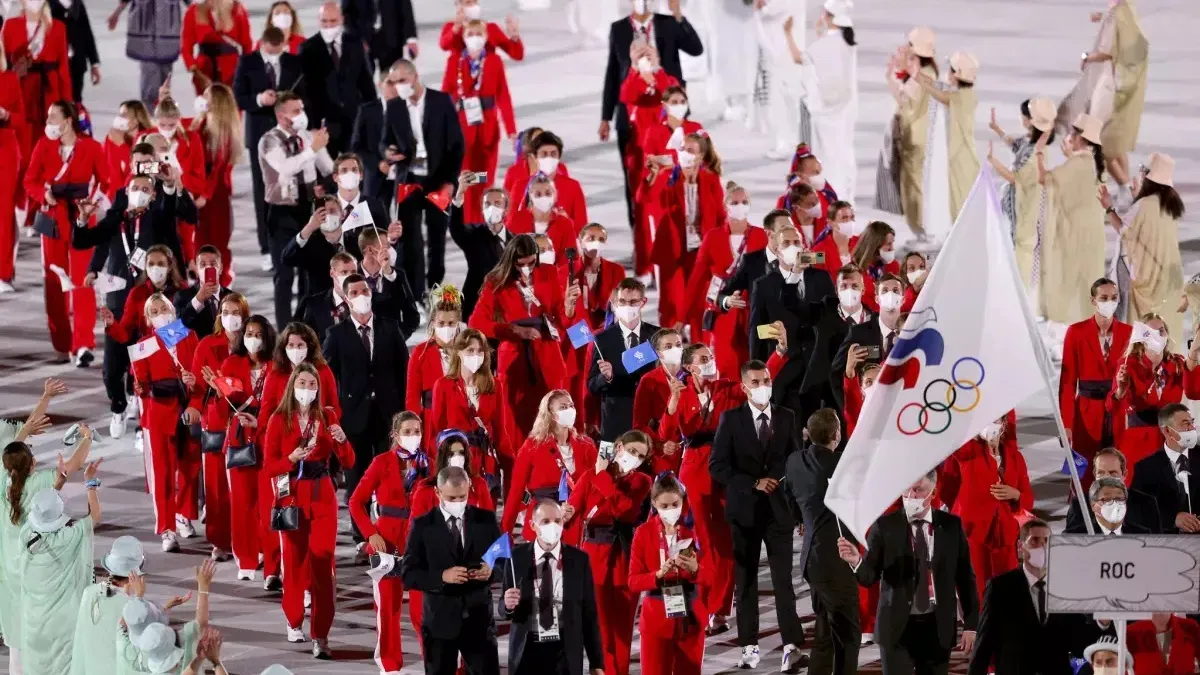 Tokióban még népes orosz delegáció indult – de már csak a ROC színeiben (Fotó: Patrick Smith/Getty Images)